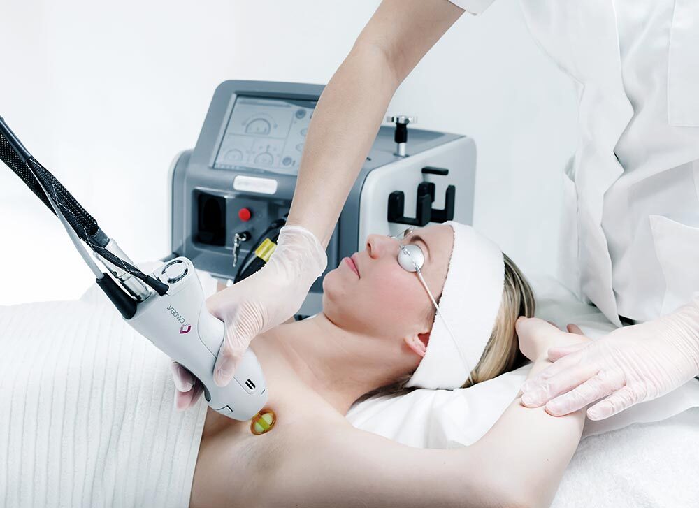 Le laser et la lumière intense pulsée (IPL) sont les meilleures techniques pour se débarrasser des poils de manière prolongée.